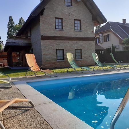 Lisztes Apartman Zamardi Exterior photo
