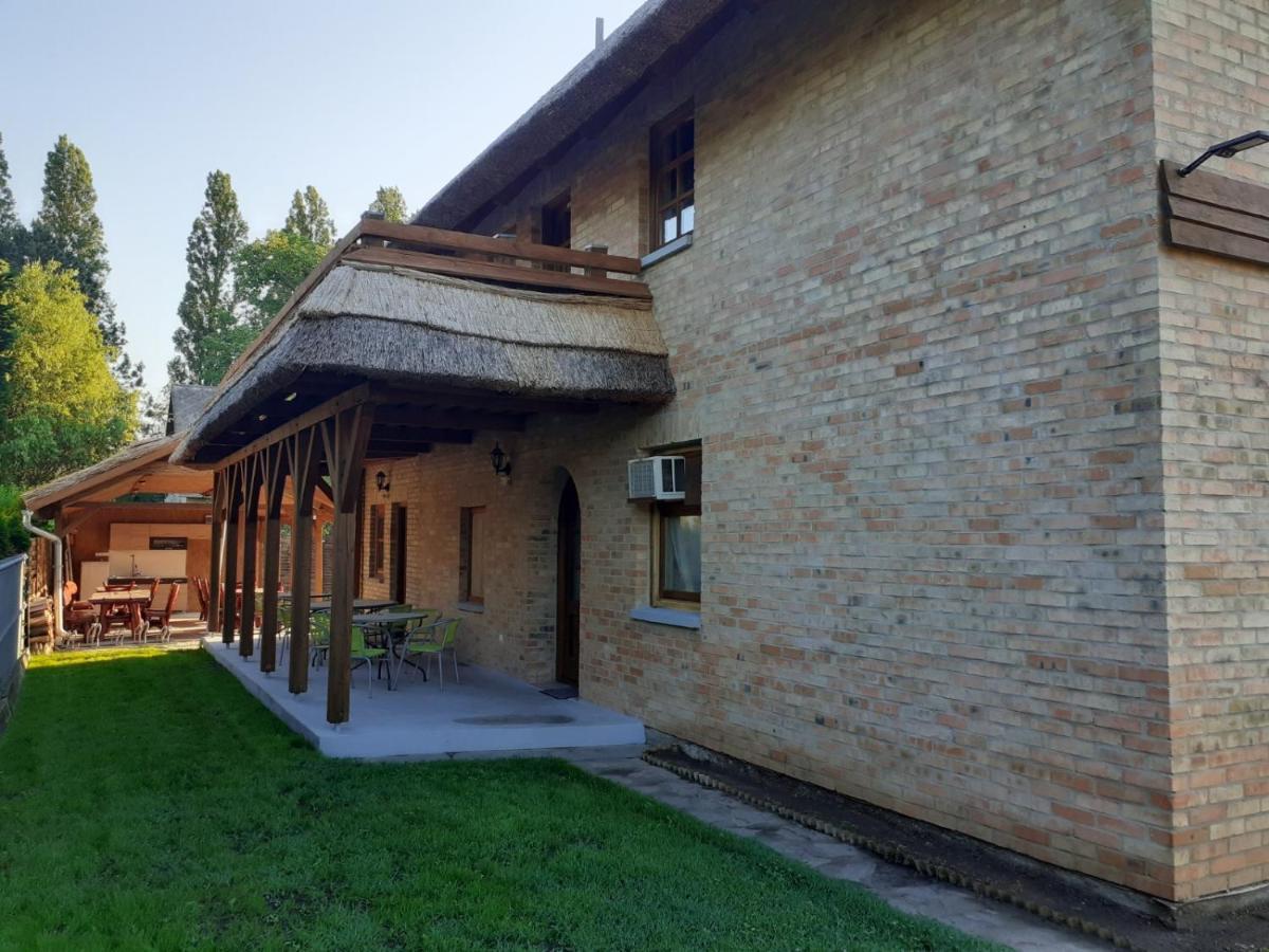 Lisztes Apartman Zamardi Exterior photo